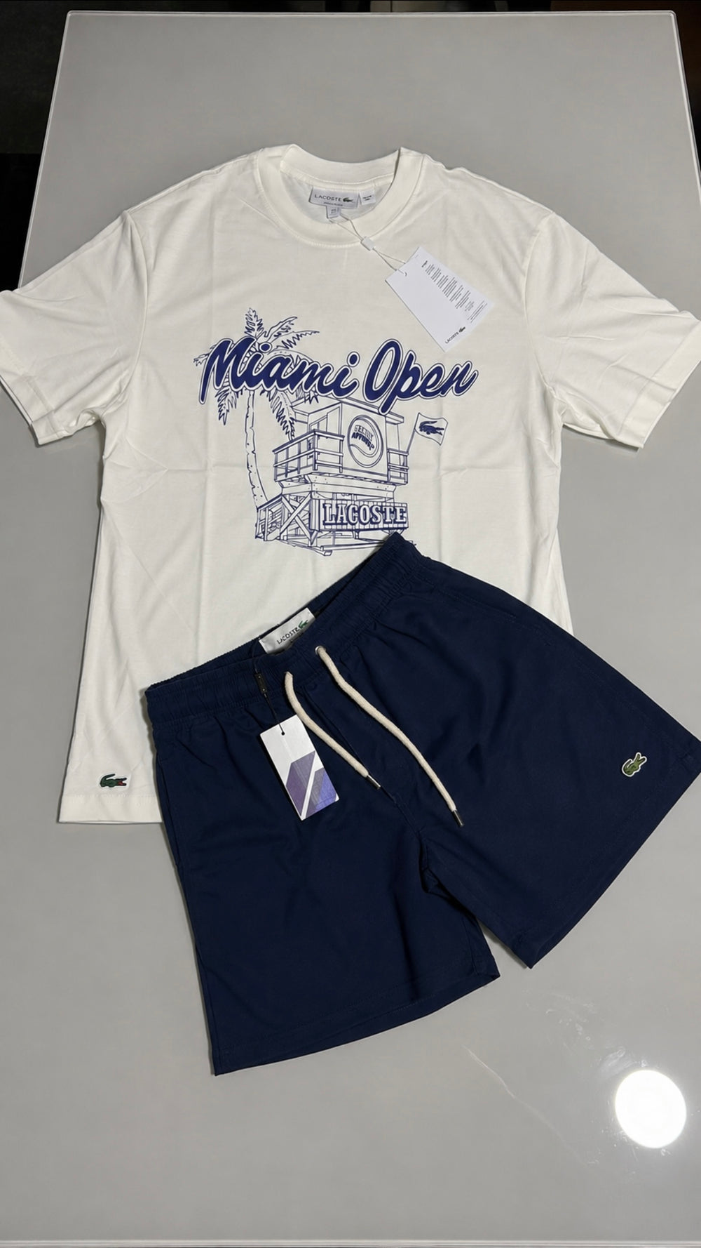CAMISETA BRANCA MIAMI OPEN + BERMUDA DE LINHO AZUL MARINHO